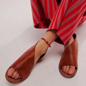 NWT! FP Sandals - Tan - 37.5